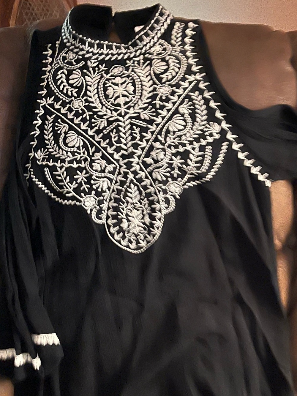 New w/out tags,open shoulder top